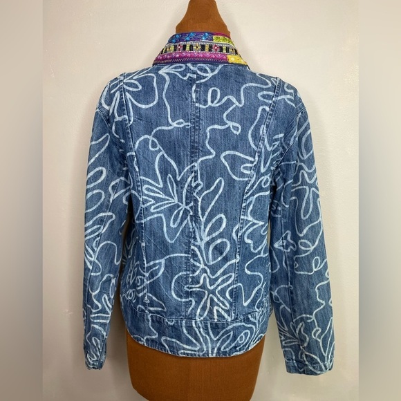 Chico’s Denim Embroidered Swirl Print Jean Jacket Size 2 (Large) - Picture 3 of 9